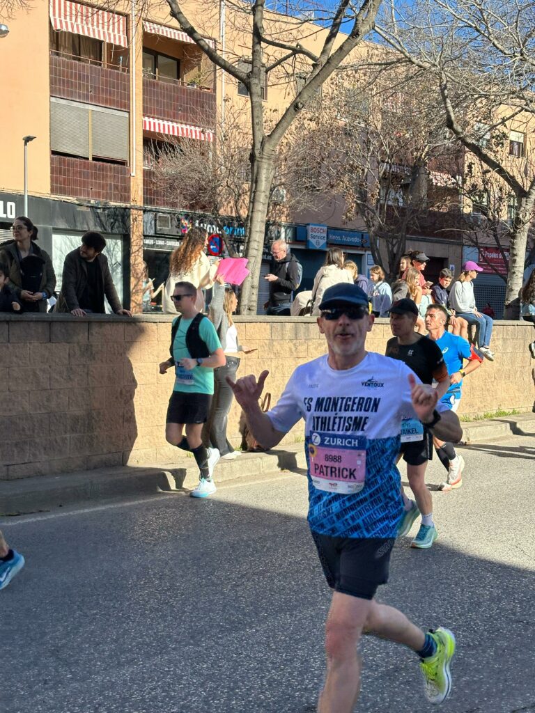 Lire la suite à propos de l’article Marathon de Séville : records et sourires sous le soleil andalou pour l’ES Montgeron !